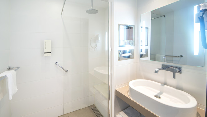 Triple bathroom