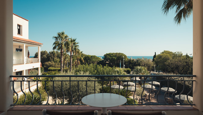 Luxe Room Garden view with balcony