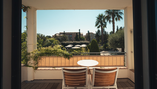 Chambre Luxe Supérieure vue jardin avec balcon